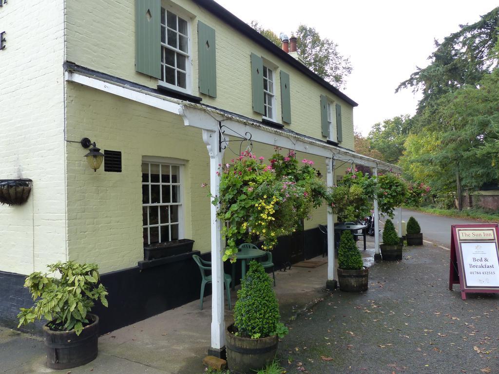 The Sun Inn Englefield Green Szoba fotó